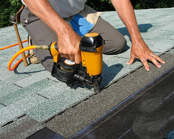 Best Shingle Roofing Installation  in East Dubuque, IL